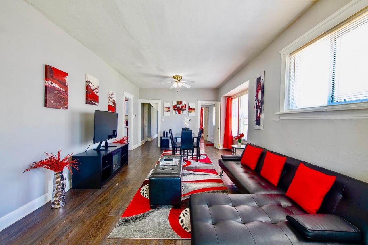 The Rubi Lounge - Spacious Brooklyn Centre Modern Escape Near Downtown With Parking, 300Mb Wifi & Self Check-In Cleveland Luaran gambar