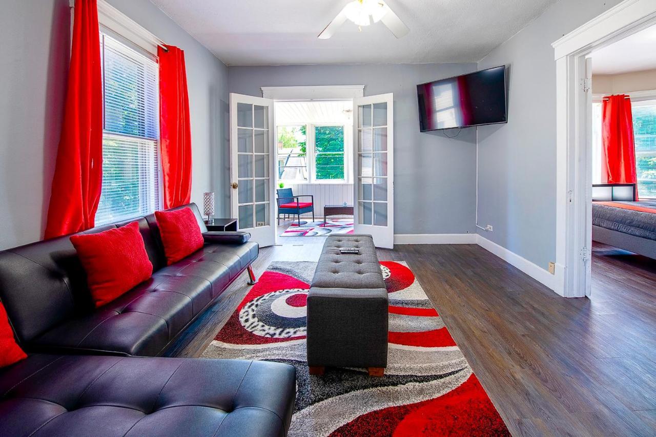 The Rubi Lounge - Spacious Brooklyn Centre Modern Escape Near Downtown With Parking, 300Mb Wifi & Self Check-In Cleveland Luaran gambar